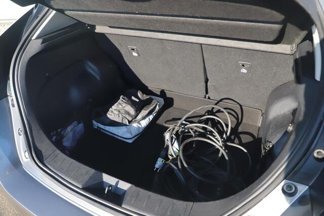 Nissan LEAF N-Connecta 40 kWh Trekhaak Navigatie 360 Camera Stoelverwarming Carplay