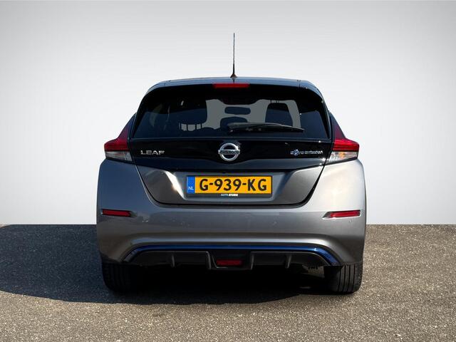 Nissan LEAF N-Connecta 40 kWh | Navigatie | 360° Camera | Stuur- + Stoelverwarming | Keyless Entry | Adapt. Cruise Control | Rijklaarprijs!