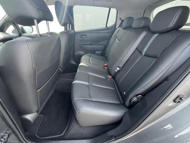 Nissan LEAF e+ Tekna 62 kWh Automaat / Trekhaak (Trekgewicht / 360° Camera / Achteruitrijcamera / Stuur- en Stoelverwarming voor en achter / Adaptieve Cruise- en Climate Control / Apple Carplay & Android Auto / Keyless Entry & Start / Bose Premium Audio / Navigatie f