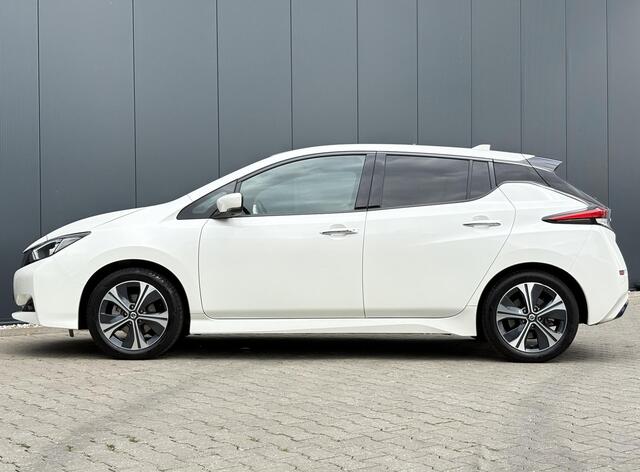 Nissan LEAF Tekna 40 kWh / Stoel-Stuurverwarming / Airco / Cruise Control / Lederen-Stof bekleding / Navigatie /