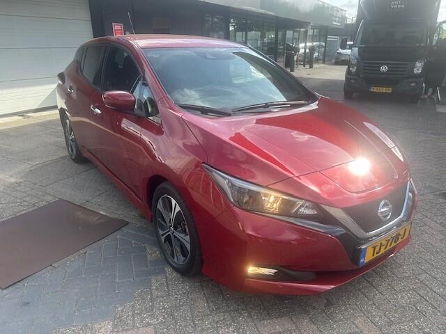 Nissan LEAF N-Connecta 40 kWh AIRCO I NAVI I ELECTRISCHE RAMEN I 2 OPLAADKABELS I ZEER COMPLEET