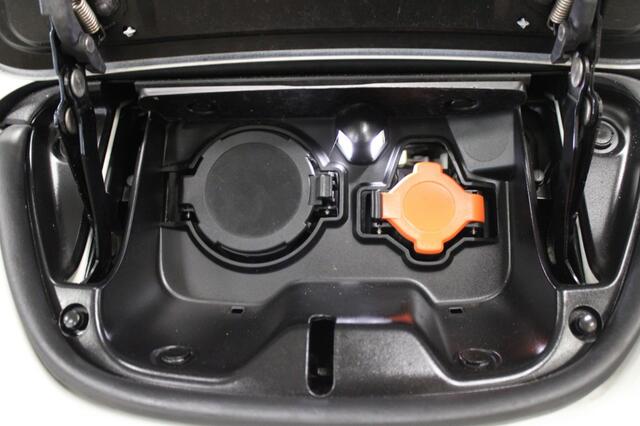 Nissan LEAF Visia 24 kWh E.C.C./keyless entry/go