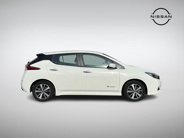 Nissan LEAF Acenta 40 kWh | Navigatie | Camera | Apple Carplay/Android Auto | Dodehoek Detectie | Adapt. Cruise Control | Rijklaarprijs!