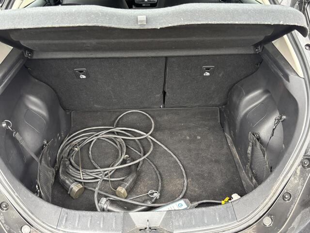 Nissan LEAF Acenta 40 kWh VAN: 13.900,- VOOR:11.877,- UW HERFSTVOORDEEL: 2.023,- EURO| CAMERA | DODE HOEK | RIJKLAARPRIJS INCL. 12 MND BOVAG GARANTIE