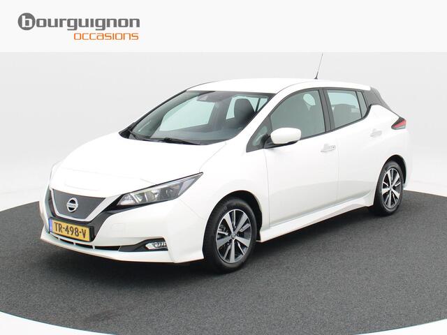 Nissan LEAF Acenta 40 kWh | SOH 87% | LED | Cruise Control | Navigatieysteem | Airco | Parkeersensoren | Privacy Glass | Stoel- en Stuur Verwarming | 16 Inch