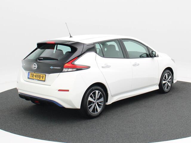 Nissan LEAF Acenta 40 kWh | SOH 87% | LED | Cruise Control | Navigatieysteem | Airco | Parkeersensoren | Privacy Glass | Stoel- en Stuur Verwarming | 16 Inch