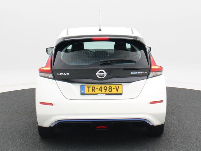 Nissan LEAF Acenta 40 kWh | SOH 87% | LED | Cruise Control | Navigatieysteem | Airco | Parkeersensoren | Privacy Glass | Stoel- en Stuur Verwarming | 16 Inch