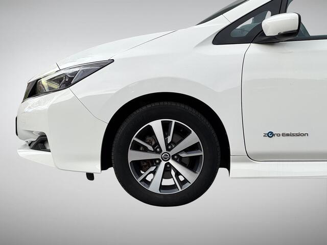 Nissan LEAF Acenta 40 kWh SoH 91% | Navigatie | Camera | Adapt. Cruise Control | Apple Carplay/Android Auto | Keyless Entry | Dodehoek Detectie | Rijklaarprijs!