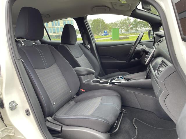 Nissan LEAF Acenta 40 kWh SoH 91% | Navigatie | Camera | Adapt. Cruise Control | Apple Carplay/Android Auto | Keyless Entry | Dodehoek Detectie | Rijklaarprijs!