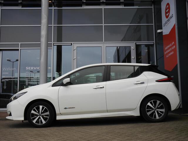 Nissan LEAF Acenta 40 kWh | Achteruitrijcamera | Stoel en stuurverwarming | Navigatie | Lichtmetalen velgen | Climate control | Cruise control adaptive | Keyless entry en start