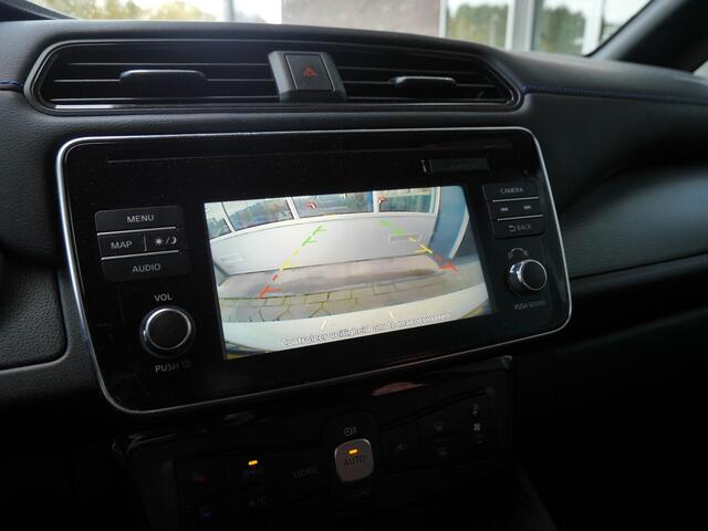 Nissan LEAF Acenta 40 kWh | Achteruitrijcamera | Stoel en stuurverwarming | Navigatie | Lichtmetalen velgen | Climate control | Cruise control adaptive | Keyless entry en start