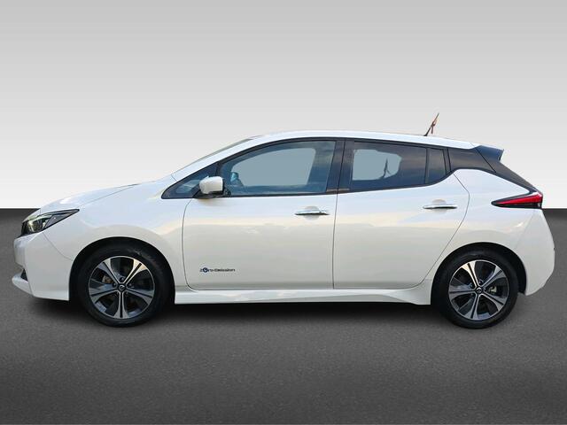 Nissan LEAF N-Connecta 40 kWh | Automaat | Stoelverwarming | Navigatie | 360 Camera |