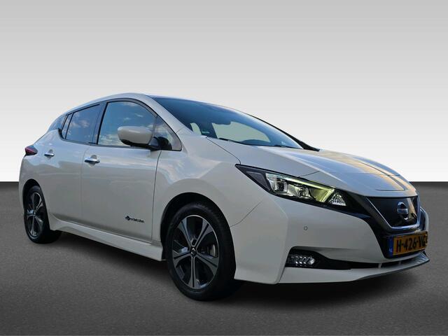 Nissan LEAF N-Connecta 40 kWh | Automaat | Stoelverwarming | Navigatie | 360 Camera |