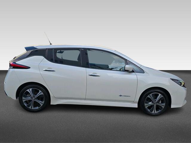 Nissan LEAF N-Connecta 40 kWh | Automaat | Stoelverwarming | Navigatie | 360 Camera |