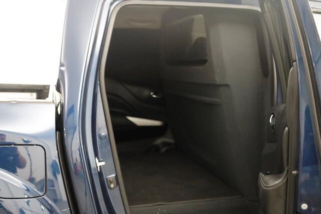 Nissan NAVARA 2.3 dCi 190pk Automaat Tekna 4x4 + Sperdiff. Trekhaak 3500kg 09-2020