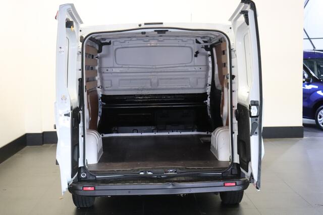 Nissan NV300 1.6 dCi 121PK EURO 6 - Airco - Navi - Cruise - ¤ 11.499,- Excl.