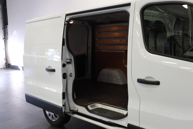 Nissan NV300 1.6 dCi 121PK EURO 6 - Airco - Navi - Cruise - ¤ 11.499,- Excl.