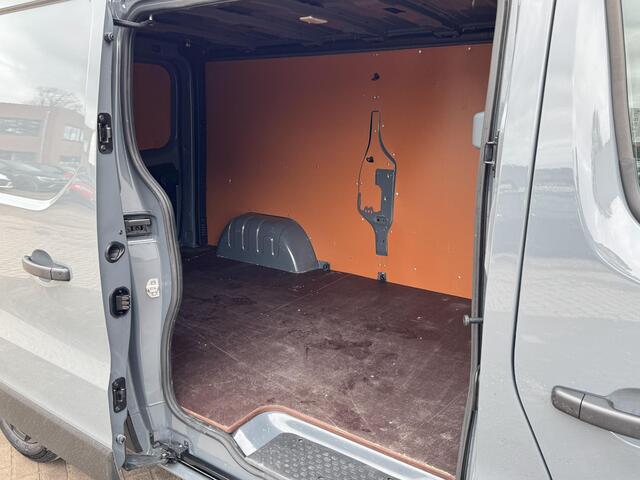 Nissan PRIMASTAR 2.0 dCi 150 L2H1 Acenta / Parkeersensoren Achter / Trekhaak (2500 KG) / Airco / DAB Radio / Cruise Control /