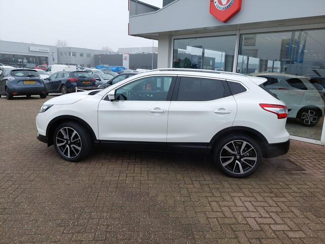 Nissan QASHQAI 1.2 Tekna Automaat, Panoramadak, Trekhaak, Parkeersensoren voor + achter, Stoelverwarming, Lederen bekleding,