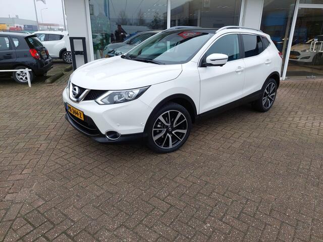 Nissan QASHQAI 1.2 Tekna Automaat, Panoramadak, Trekhaak, Parkeersensoren voor + achter, Stoelverwarming, Lederen bekleding,