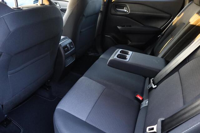 Nissan QASHQAI 1.3 MHEV Xtronic N-Connecta CARPLAY 360-CAMERA RUIT/STUUR/STOELVERWARMING DAB 18"LMV 2xKEYLESS DODEHOEK/VERKEERSBORDDETECTIE ENZ.