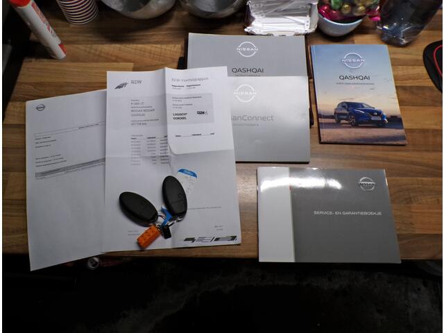 Nissan QASHQAI 1.3 MHEV Premiere Edition BOMVOL OPTIES PANORAMADAK APPLE CARPLAY
