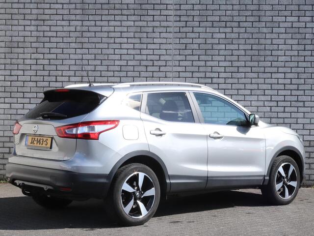 Nissan QASHQAI 1.2 N-Connecta | Panoramadak | Trekhaak | Achteruitrijcamera |