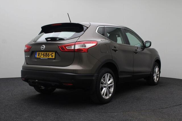 Nissan QASHQAI 1.2 N-Vision 2017 Navigatie | Camera | Bluetooth | Climate control | Cruise control | Trekhaak | LED | PDC | Elektrische ramen + spiegels | Lichtmetaal | Stoelverwarming |