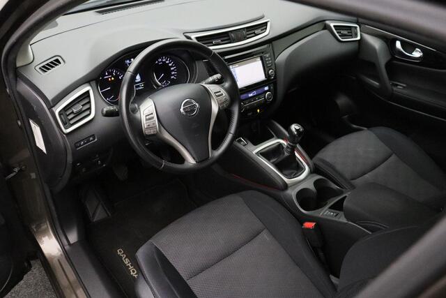 Nissan QASHQAI 1.2 N-Vision 2017 Navigatie | Camera | Bluetooth | Climate control | Cruise control | Trekhaak | LED | PDC | Elektrische ramen + spiegels | Lichtmetaal | Stoelverwarming |