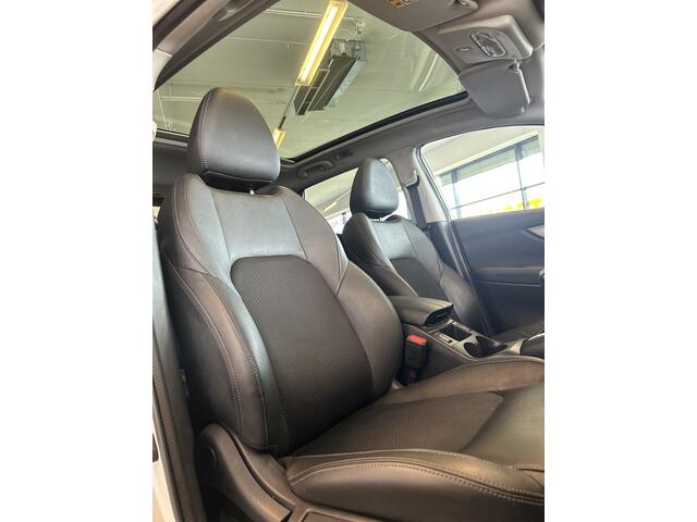 Nissan QASHQAI 1.2 N-Connecta | Panoramadak | Keyless | 360 Camera | Lane assist | Half-Lederen bekleding | Cruise control | Climate control | Stoelverwarming | Navigatie | Elek. inklapbare spiegels