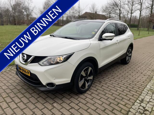 Nissan QASHQAI 1.2 N-Connecta 360 Graden camera, Panorama, Winterpakket, DAB