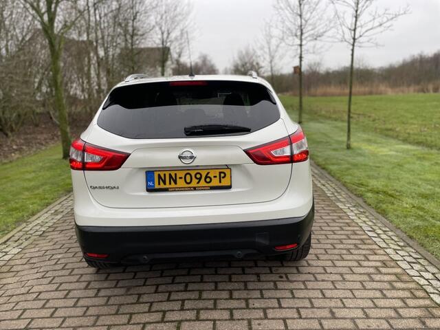 Nissan QASHQAI 1.2 N-Connecta 360 Graden camera, Panorama, Winterpakket, DAB