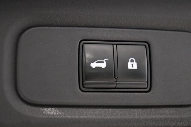 Nissan QASHQAI 1.3 MHEV Xtronic Business Executive | 360 Camera | Leder bekleding | Matrix LED | Panoramadak | Elec Achterklep | Trekhaak |