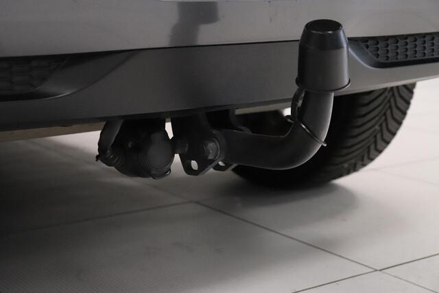 Nissan QASHQAI 1.3 MHEV Xtronic Business Executive | 360 Camera | Leder bekleding | Matrix LED | Panoramadak | Elec Achterklep | Trekhaak |