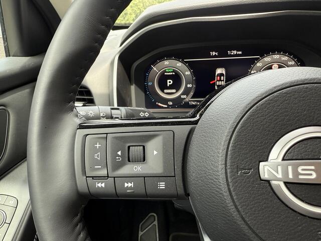 Nissan QASHQAI 1.5 e-Power N-Connecta / 360 Graden Camera / Panoramadak / Stuurverwarming / Stoelverwarming/ Voorruitverwarming/ Apple Carplay/ Adaptieve Cruise Control