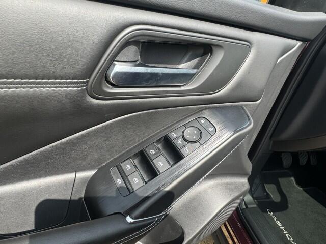 Nissan QASHQAI 1.3 MHEV N-Connecta Pano dak