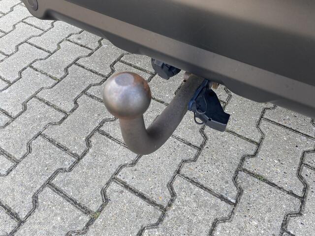 Nissan QASHQAI 1.2 Tekna Panoramadak , Leder/ Stoelverwarming , Trekhaak