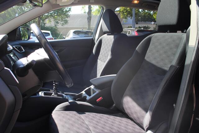 Nissan QASHQAI 1.2 N-Connecta Afneembare Trekhaak | Panorama dak | CruiseControl | Climate Control | Navigatie | 360 graden camera | Parkeersensoren