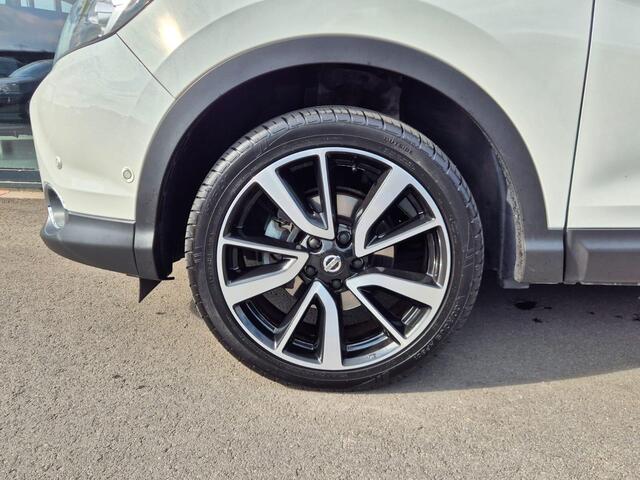 Nissan QASHQAI 1.2 Tekna | Pano | 360 | Trekhaak | Navi | Stoelverw.