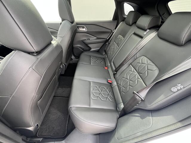 Nissan QASHQAI 1.3 MHEV Xtronic Tekna Automaat / ¤4.000,- Nissan Voorraadvoordeel / NIEUW uit voorraad leverbaar! / Panoramadak / Googlemaps Navigatie / HUD / 360° Camera / Apple Carplay & Android Auto / Elektrische Achterklep / Stuur- en Stoelverwarming voor / Voorruit