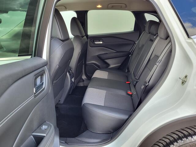 Nissan QASHQAI 1.3 MHEV Xtronic N-Connecta / Automaat / Trekgewicht 1800kg/ Facelift / Nieuw Model / Coldpack / Pack Easy / Two Tone