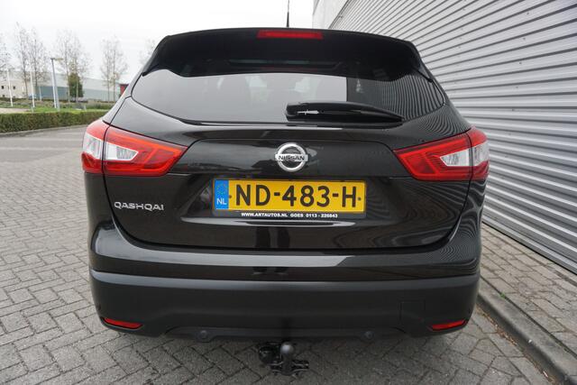 Nissan QASHQAI 1.2 N-Connecta Airco / Navi / Camera / Glazen dak / Parkeers. / Trekhaak / NAP