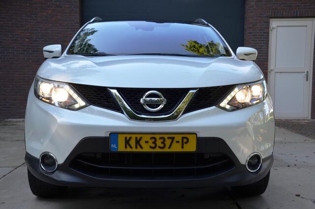Nissan QASHQAI 1.2 N-Connecta Navi/Pdc/Ecc/Panoramadak/360 graden camera/Trekhaak/Extra getint glas
