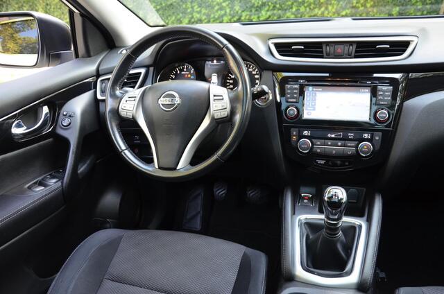 Nissan QASHQAI 1.2 N-Connecta Navi/Pdc/Ecc/Panoramadak/360 graden camera/Trekhaak/Extra getint glas