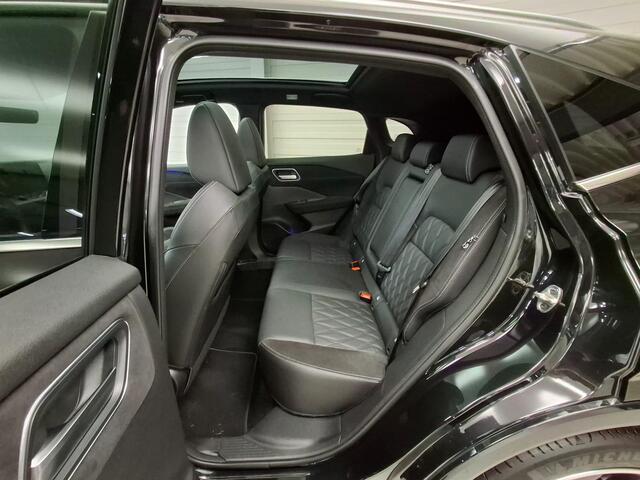 Nissan QASHQAI 1.3 MHEV Xtronic Tekna Plus / 1800kg Trekgewicht / Panoramadak / Lederen Bekleding / Bose Audio / Elektrische Stoelen met Geheugen / Google Maps Navigatie / Stoel- en Stuurverwarming / Verwarmde Voorruit / 360 Graden Camera /