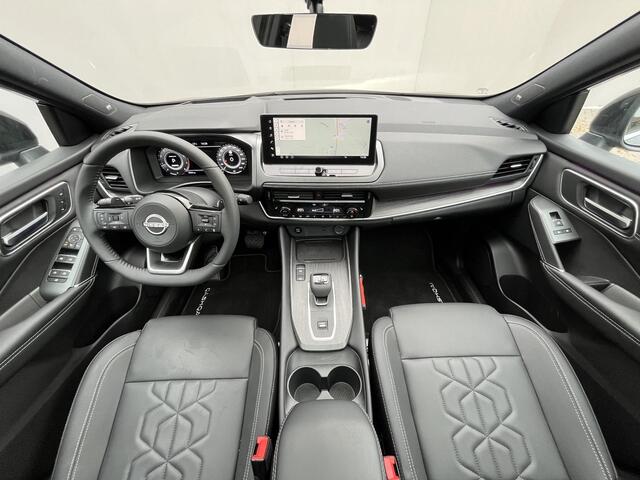 Nissan QASHQAI 1.3 MHEV Xtronic Business Premium / HUD / Panoramadak / Google Maps Navigatie / Apple Carplay & Android Auto / Keyless Entry & Start / Adaptieve Cruise Control / 360° Camera / Stuur- en Stoelverwarming / Voorruitverwarming / Elektrisch Verstelbare Bestuur