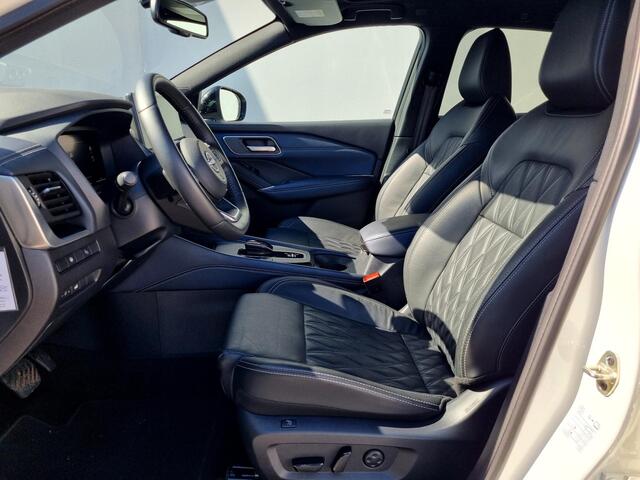 Nissan QASHQAI 1.5 e-Power Tekna Plus / All Seasons / Panoramadak / Elektrische kofferbak / Bose Audio / Stoel- en Stuurverwarming / Verwarmde Voorruit / Elektrische Stoelen met Geheugen /