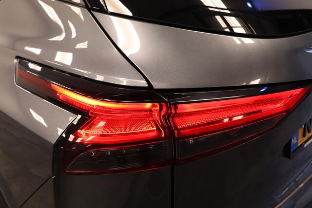 Nissan QASHQAI 1.3 MHEV Xtronic Premiere Edition Panoramadak 18"lmv 1800kg Trekgewicht!