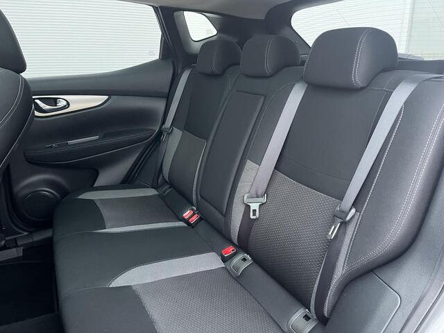 Nissan QASHQAI 1.6 Tekna / airco (automatisch) / Trekhaak (1500 kg) / voorstoelen verwarmd / panoramadak /