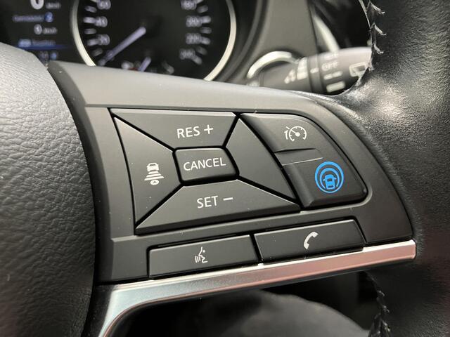 Nissan QASHQAI 1.3 DIG-T Tekna + / Trekhaak 1500 KG / Navigatie / Dealer Onderhouden / Panoramadak / Stoelverwarming / Verwarmde Voorruit / Half Lederen Bekleding /